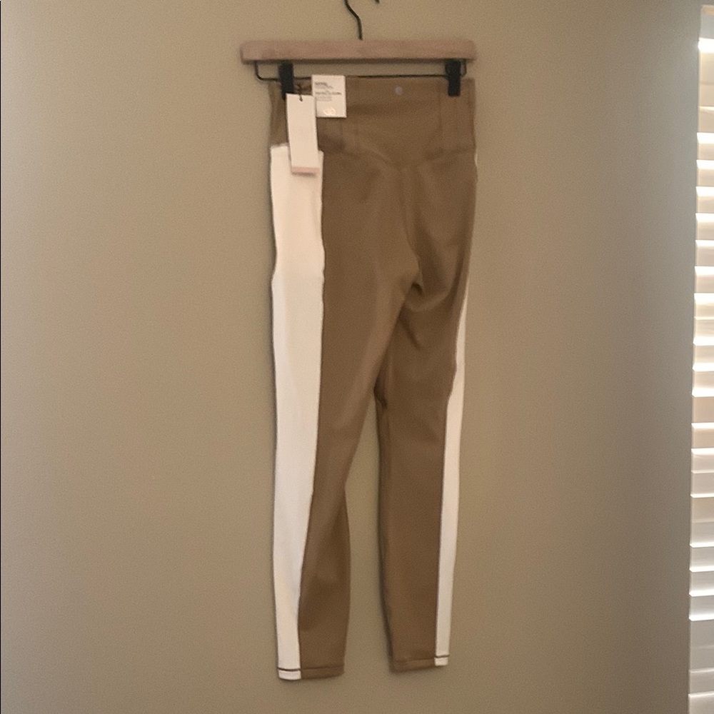 Tan and White High-Waisted Leggings with Color-Block Design - Picture 2 of 4